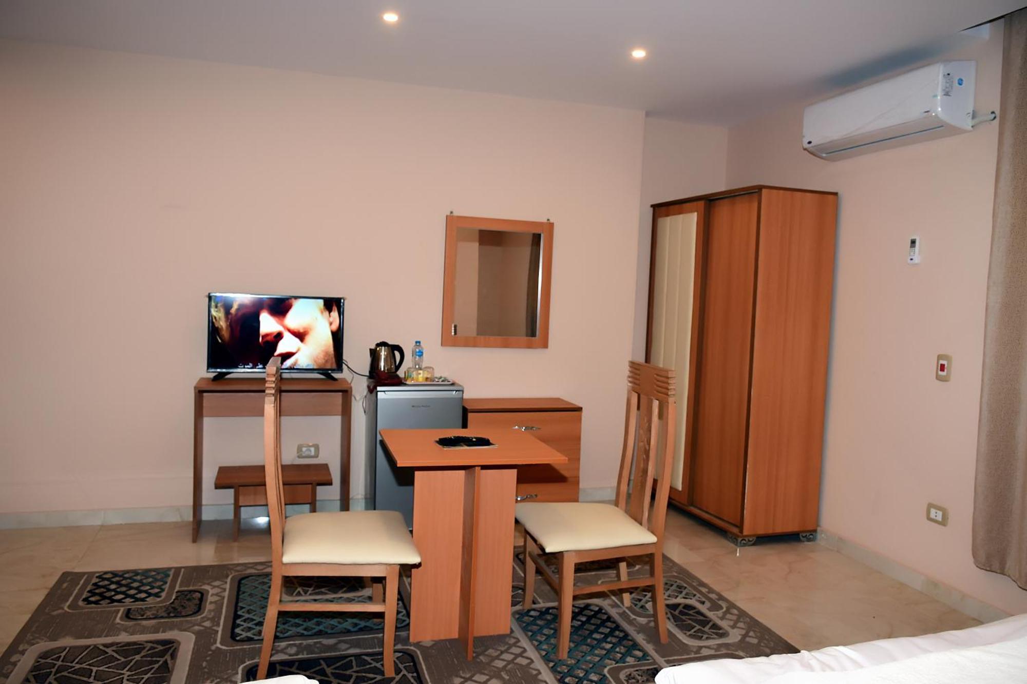 Grand Golden Pyramids View Hotel Kafret el-Gabal Dış mekan fotoğraf