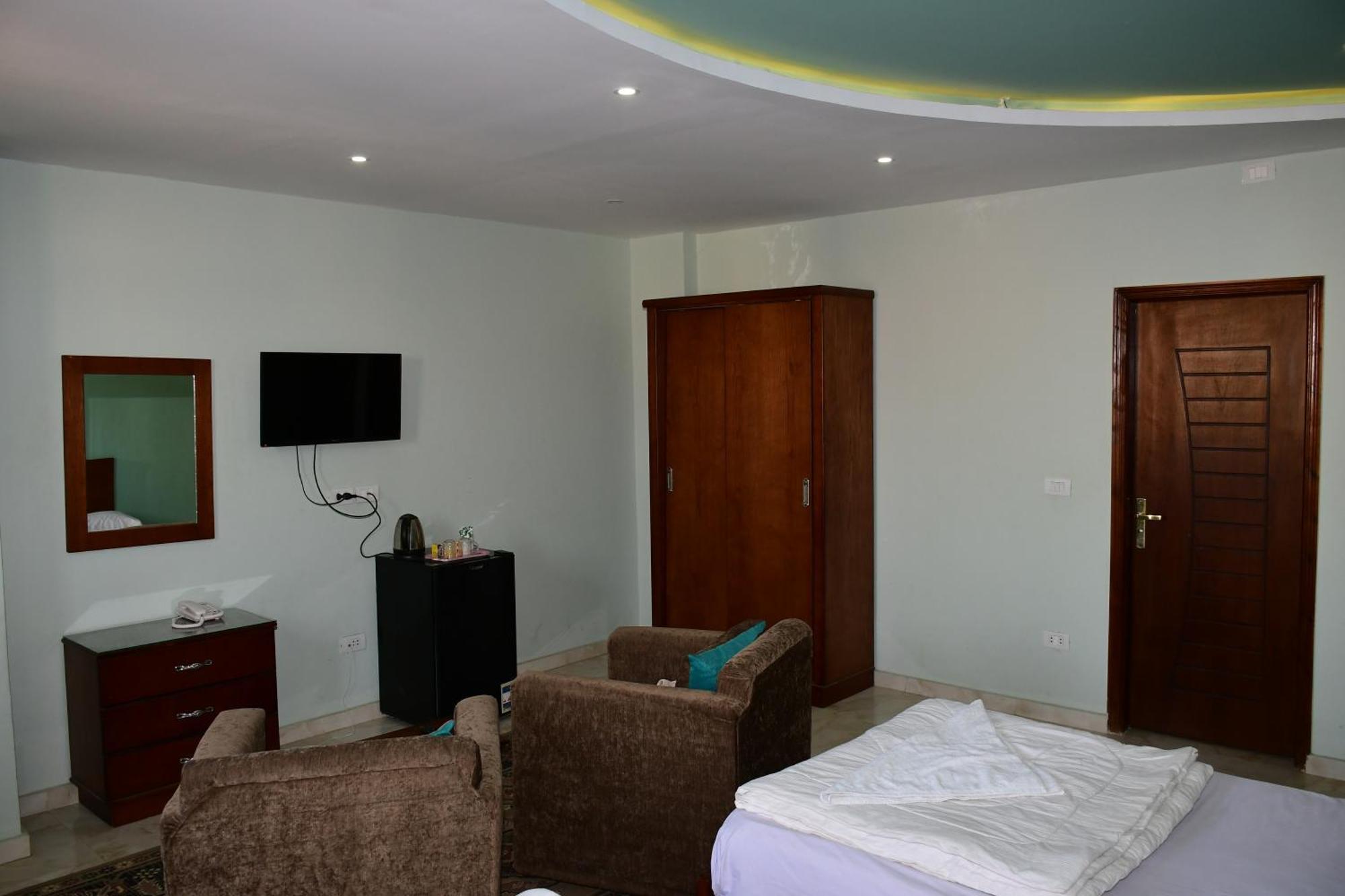 Grand Golden Pyramids View Hotel Kafret el-Gabal Dış mekan fotoğraf